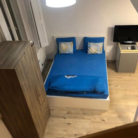 7Dab Rotten 4B3 Contactless Self Check-In Budapeşte Dış mekan fotoğraf