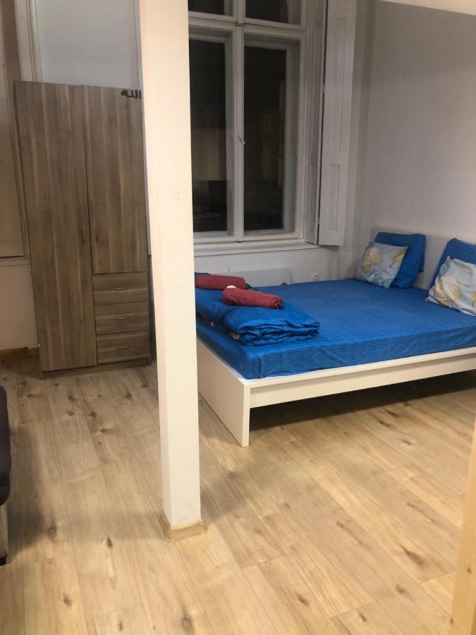 7Dab Rotten 4B3 Contactless Self Check-In Budapeşte Dış mekan fotoğraf